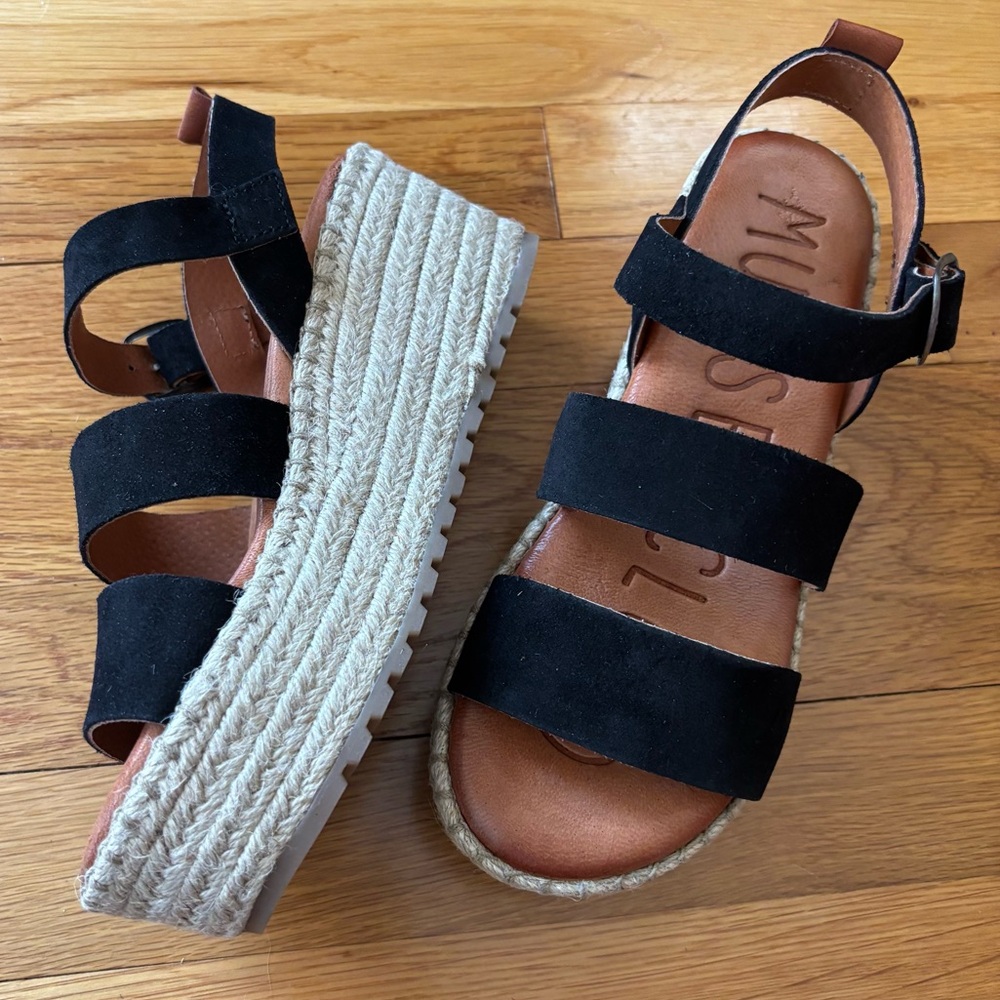 🖤 Suede Double Strap Platform Sandal 🖤